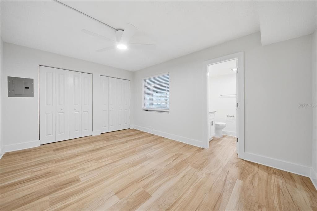 1868 SHORE DRIVE S 104 photo 13