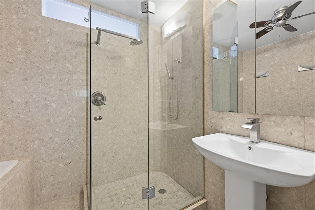 400 LARBOARD WAY 105 photo 16