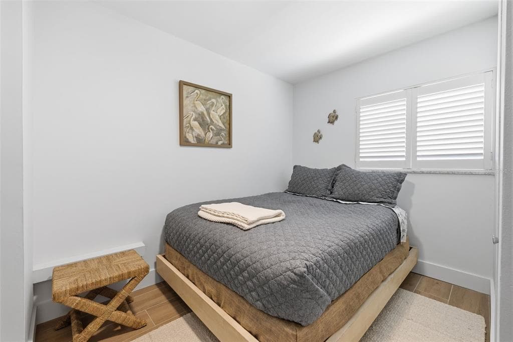 400 LARBOARD WAY 105 photo 18