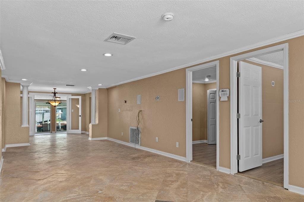 13804 MALCOLM AVENUE photo 9