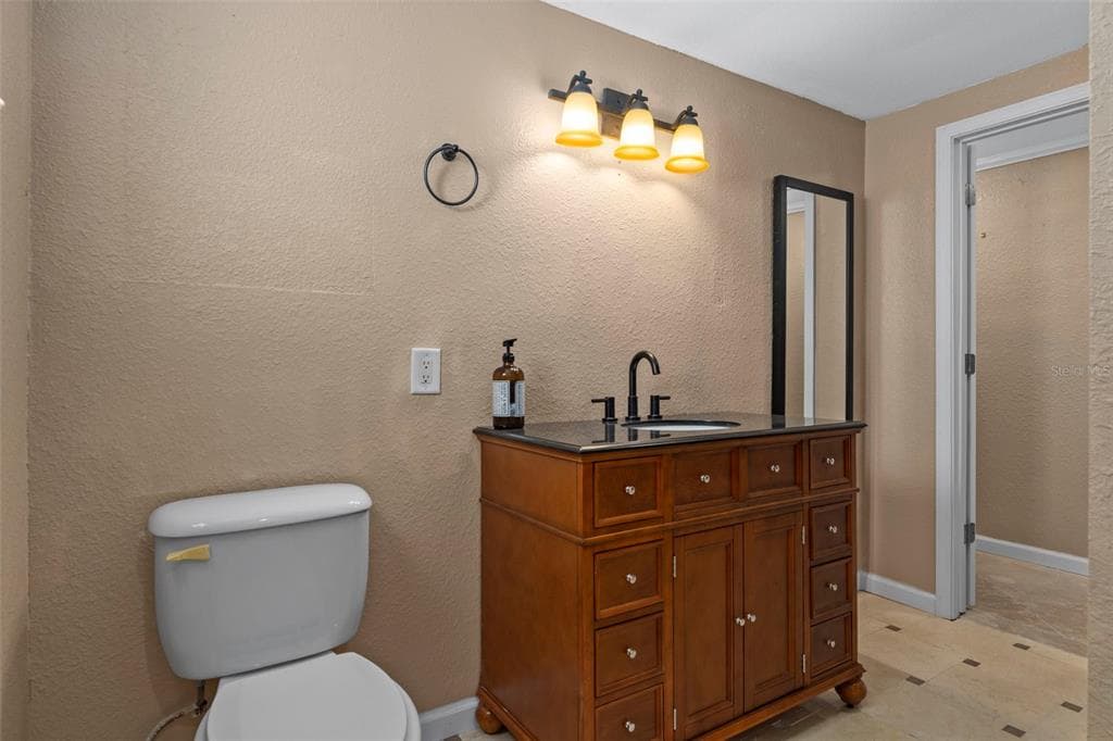13804 MALCOLM AVENUE photo 24