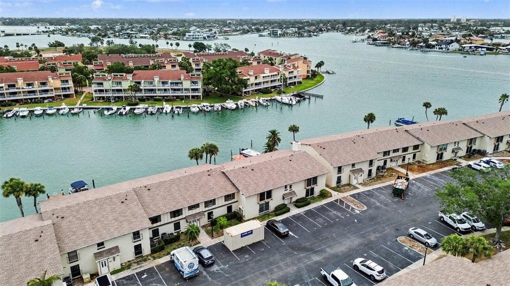 546 PLAZA SEVILLE COURT #85 1