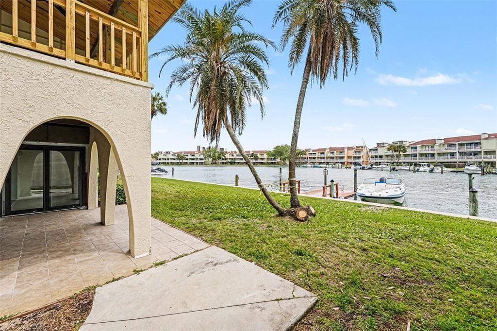 546 PLAZA SEVILLE COURT 85 photo 15