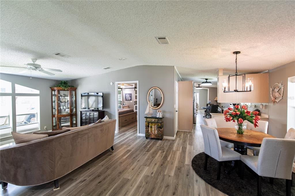 44 WINDMILL BOULEVARD photo 2