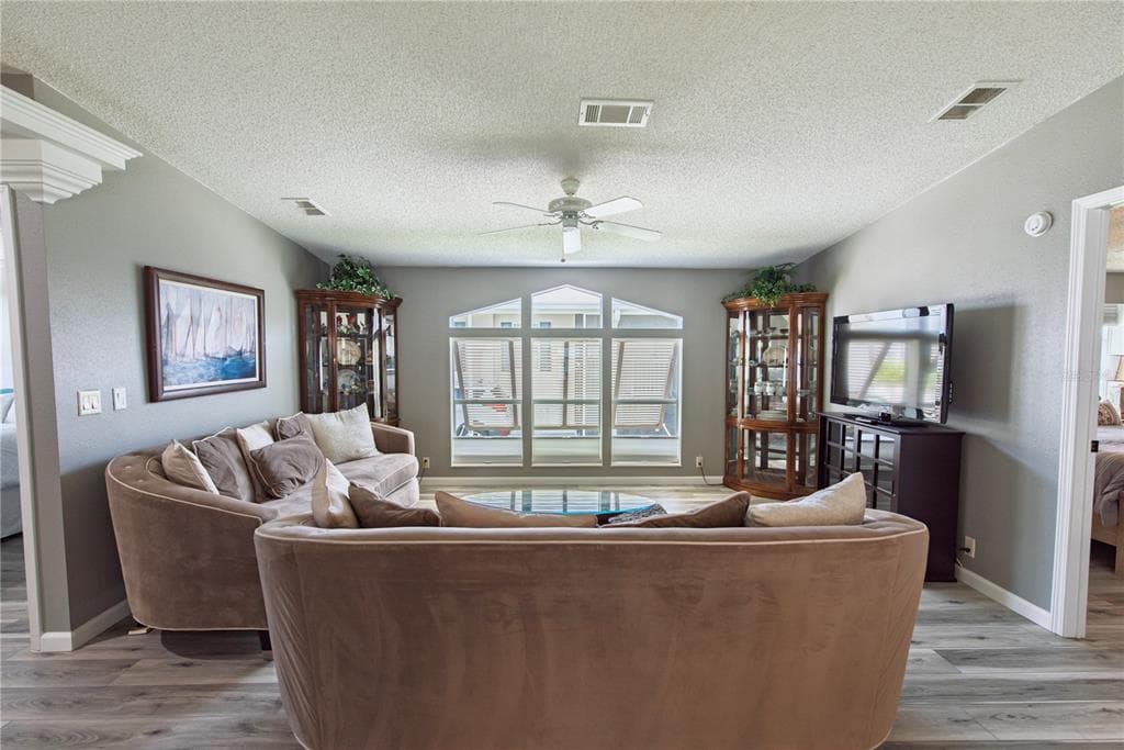 44 WINDMILL BOULEVARD photo 6
