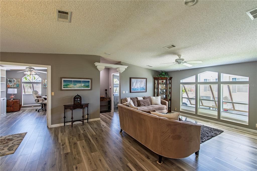 44 WINDMILL BOULEVARD photo 14