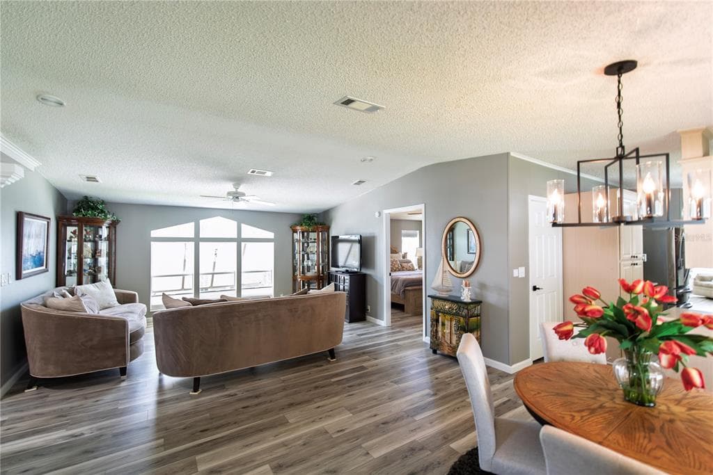44 WINDMILL BOULEVARD photo 4