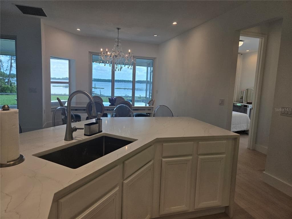 560 EDEN DRIVE photo 11