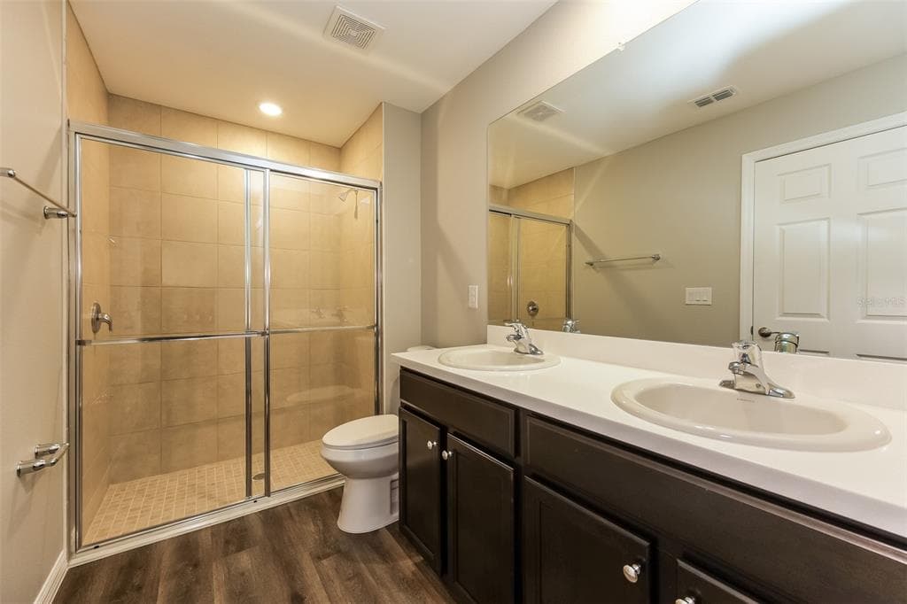 4208 WALL LANE photo 10