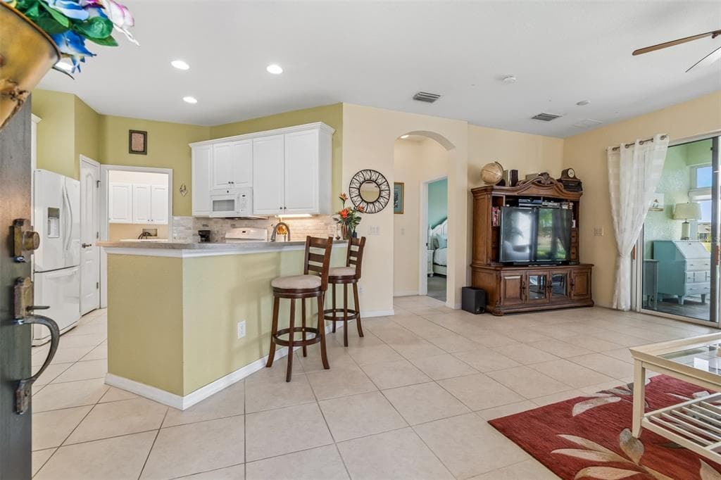 2011 SIFIELD GREENS WAY 71 photo 16