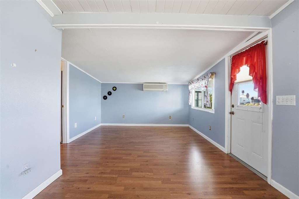 118 MARTINIQUE ROAD photo 24