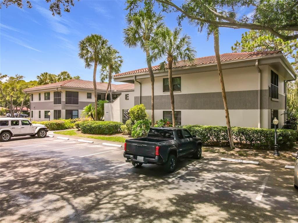 2650 COUNTRYSIDE BOULEVARD E103 photo 1