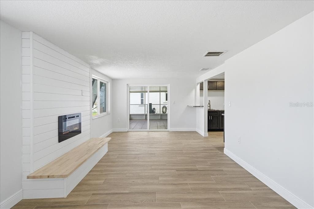 13902 BARNARD AVENUE photo 9