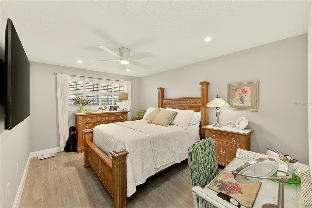 3018 59TH STREET S 112 photo 19