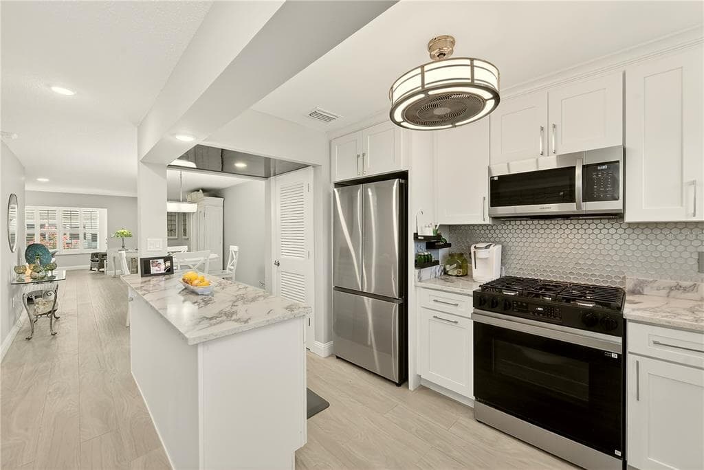 3018 59TH STREET S 112 photo 4