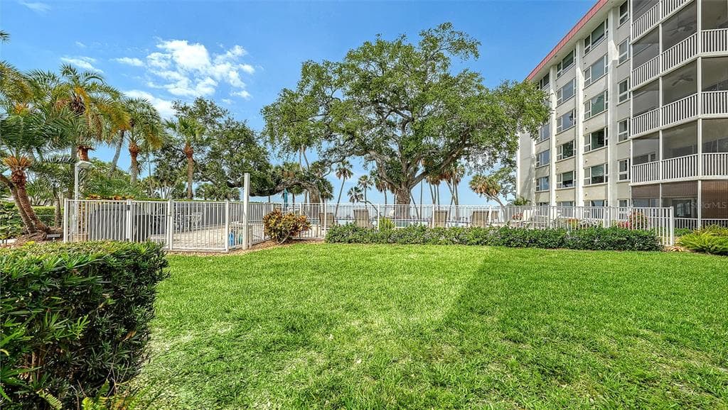 1100 IMPERIAL DRIVE 108 photo 22