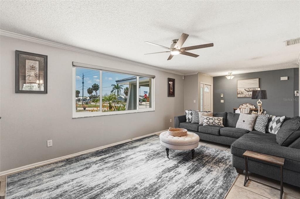 200 BELAIRE COURT photo 10