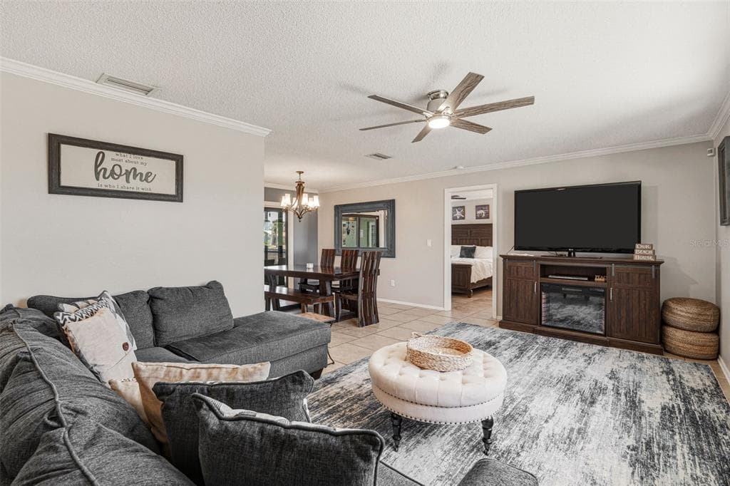 200 BELAIRE COURT photo 8