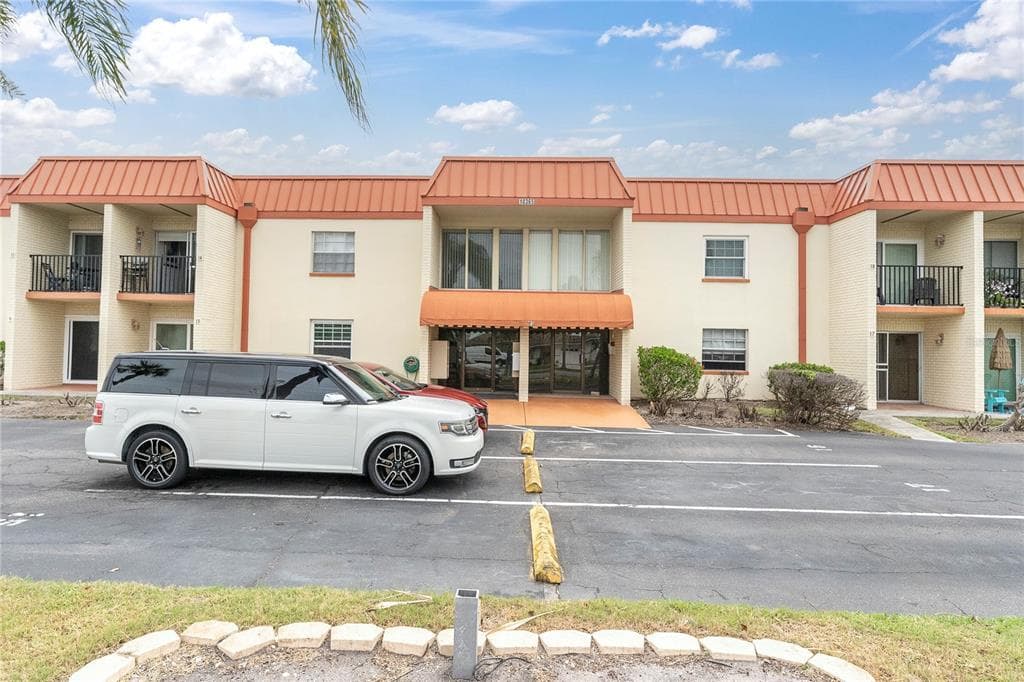 10365 PARADISE BOULEVARD 4 photo 2