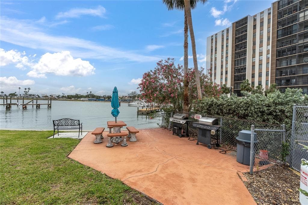 10365 PARADISE BOULEVARD 4 photo 22