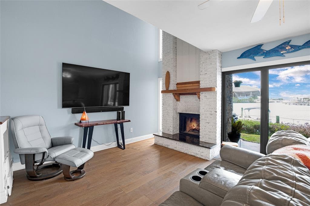 121 LAGOON COURT photo 12