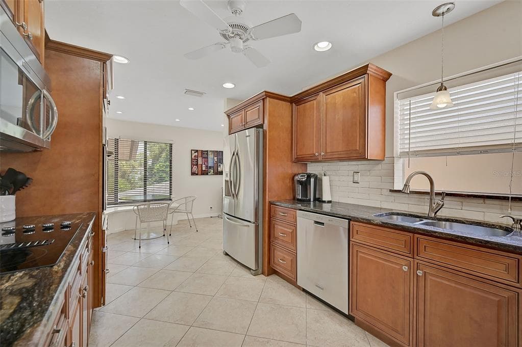 6660 SCHOONER BAY CIRCLE 6660 photo 7