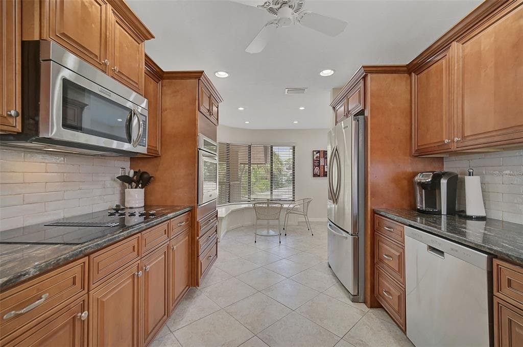 6660 SCHOONER BAY CIRCLE 6660 photo 9
