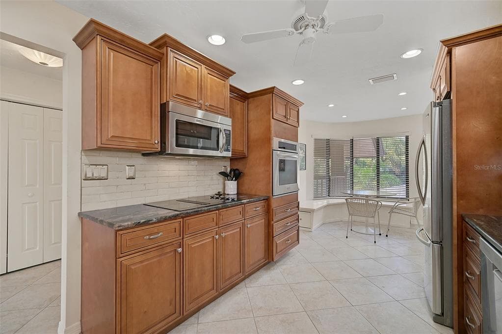 6660 SCHOONER BAY CIRCLE 6660 photo 10