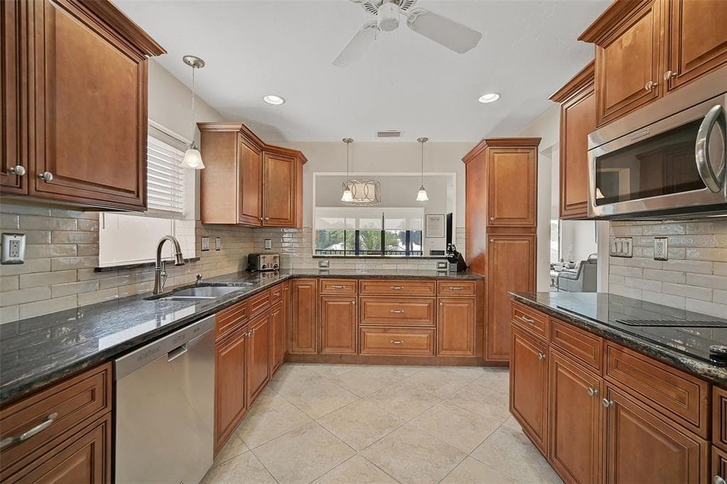 6660 SCHOONER BAY CIRCLE 6660 photo 8