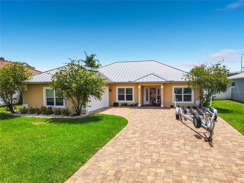 21 RICHMOND DR 1