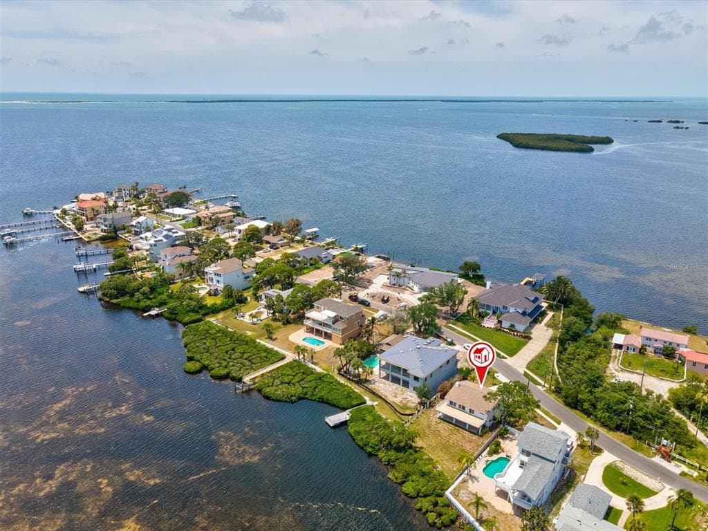 1647 SEA BREEZE DRIVE photo 2