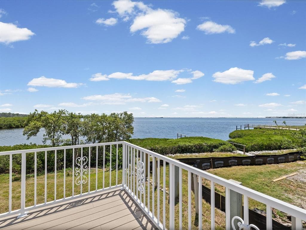 1647 SEA BREEZE DRIVE photo 16
