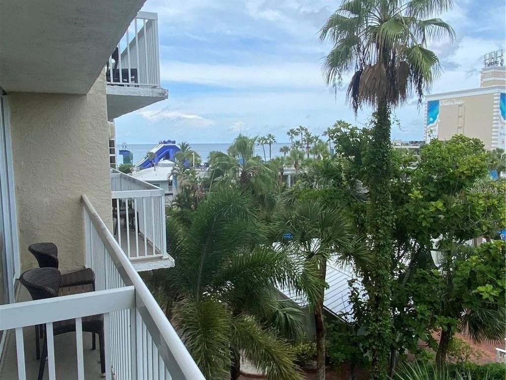 5500 GULF BOULEVARD 4246 photo 2