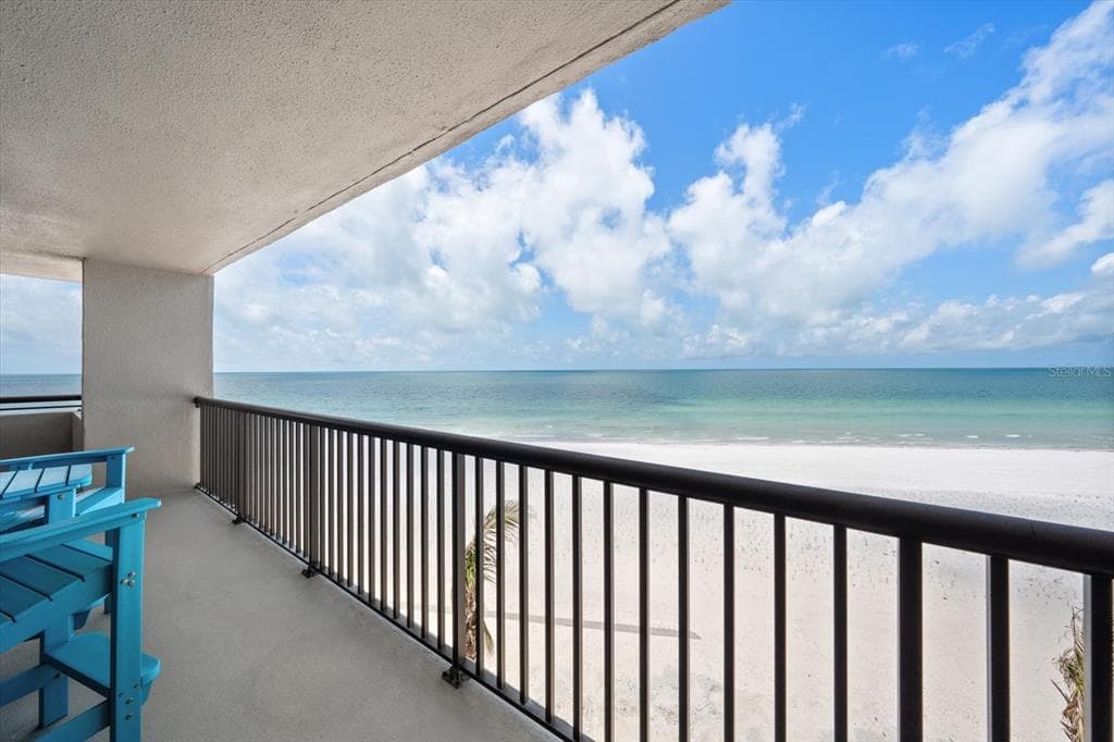 1660 GULF BOULEVARD 403 photo 4