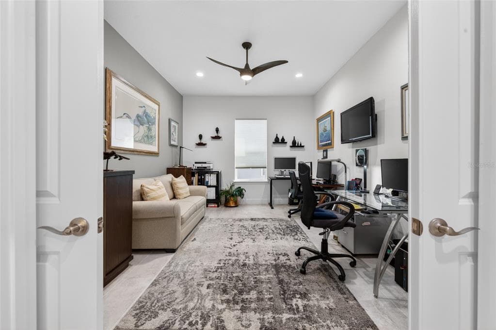 125 MOSAIC BOULEVARD photo 13