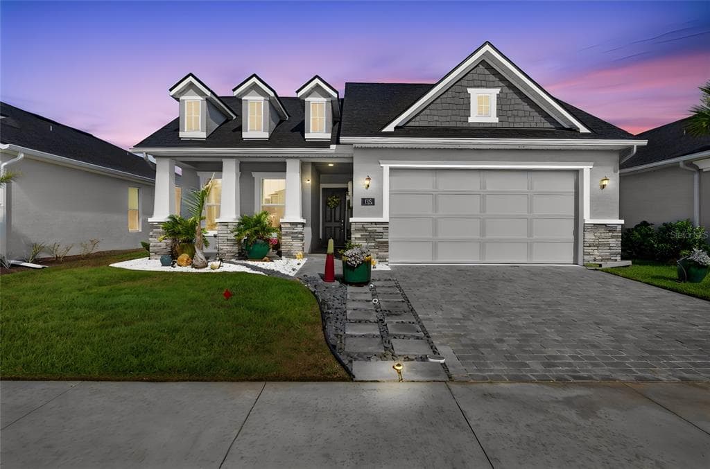 125 MOSAIC BOULEVARD 1