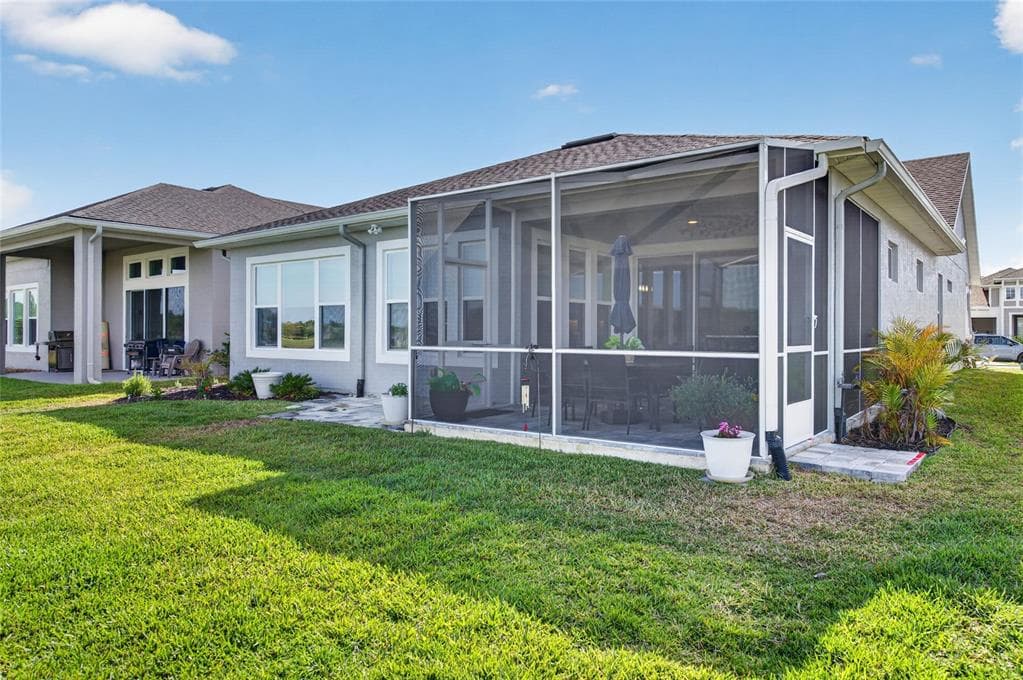 125 MOSAIC BOULEVARD photo 24