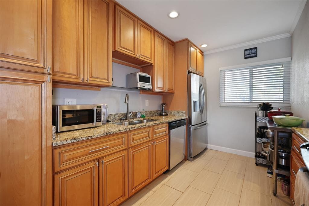 400 LARBOARD WAY 103 photo 10