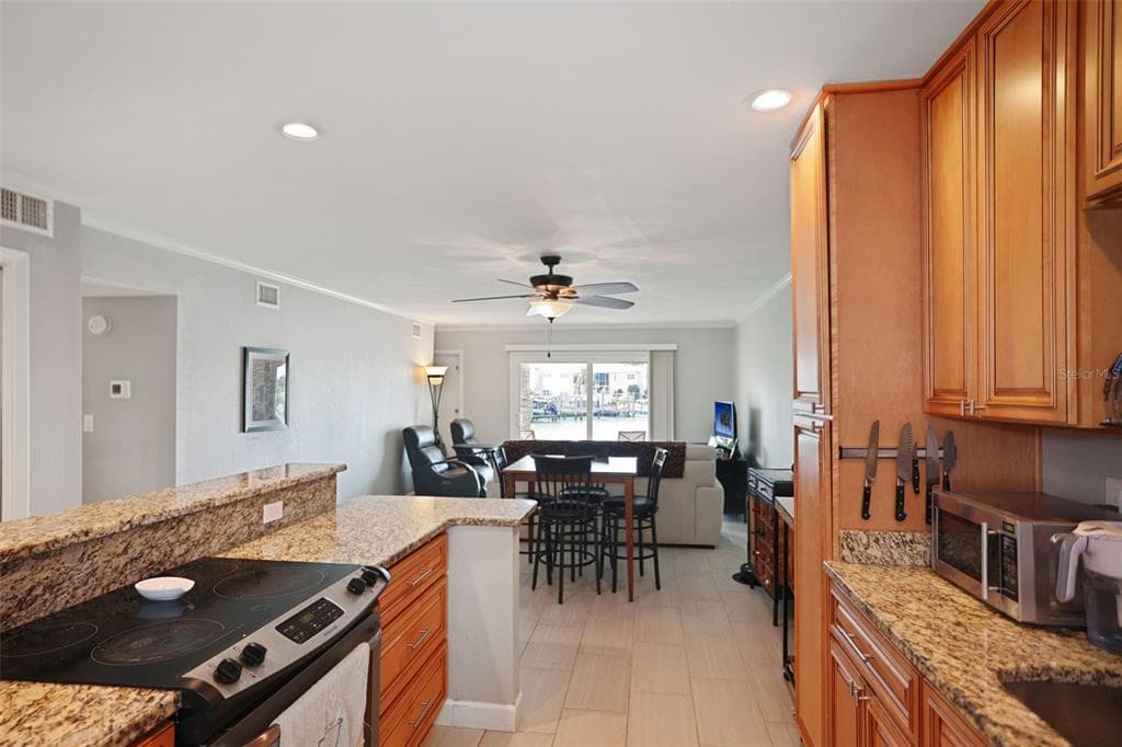 400 LARBOARD WAY 103 photo 11