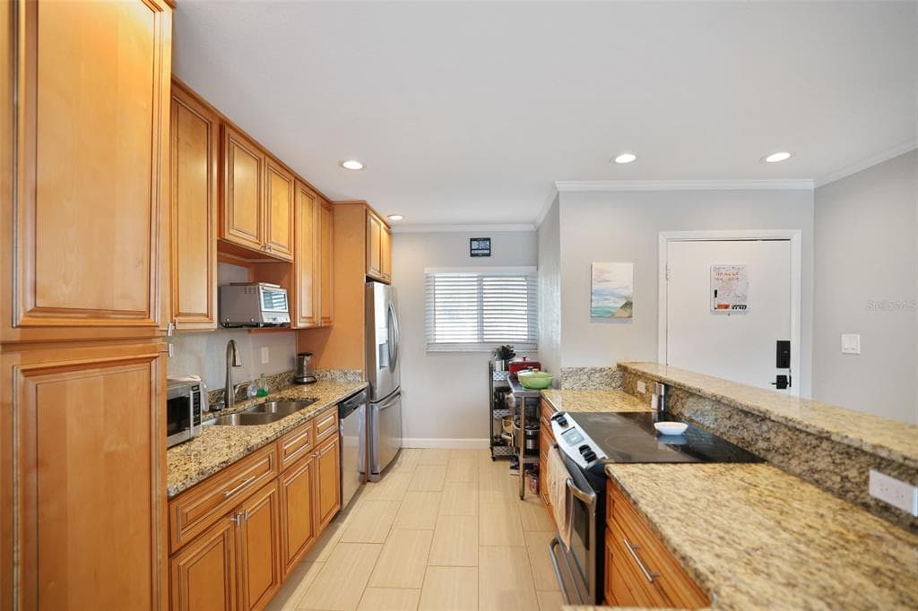 400 LARBOARD WAY 103 photo 8