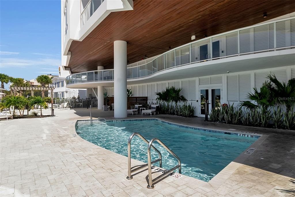 1035 SEASIDE DRIVE 308 photo 8