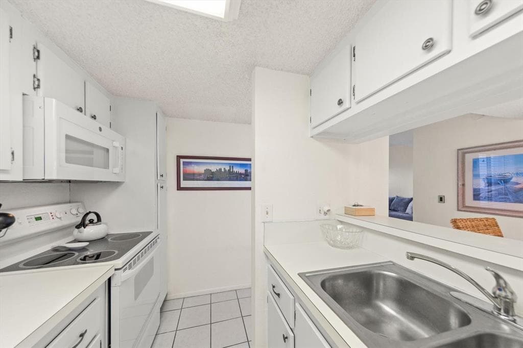 179 MEDALLION BOULEVARD H photo 13