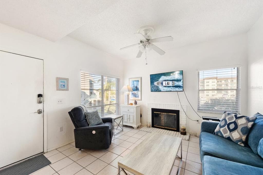 179 MEDALLION BOULEVARD H photo 3