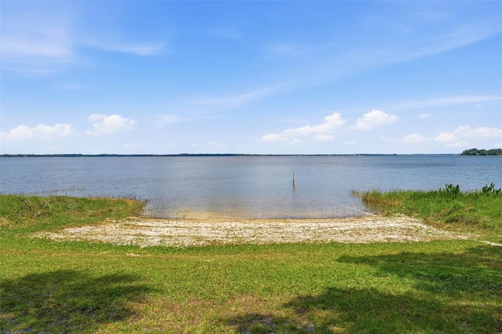 119 LAKE SHORE CIRCLE 1