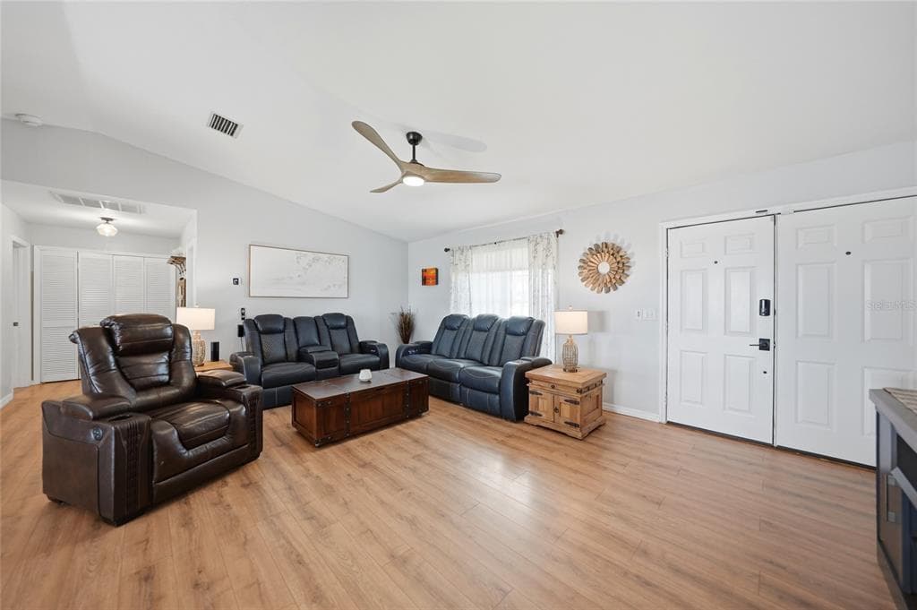 515 GLEASON PARKWAY photo 3