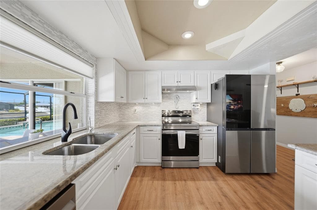 515 GLEASON PARKWAY photo 10