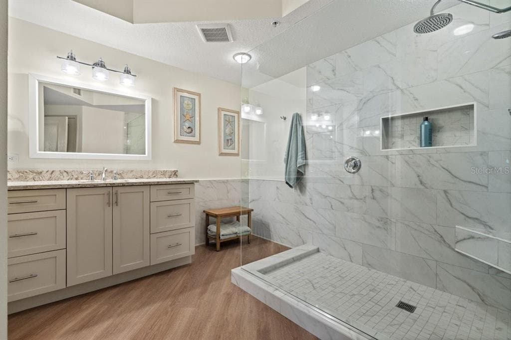 200 OCEAN CREST DRIVE 713 photo 23