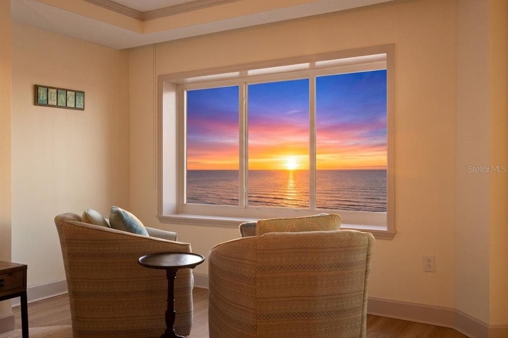 200 OCEAN CREST DRIVE 713 photo 4