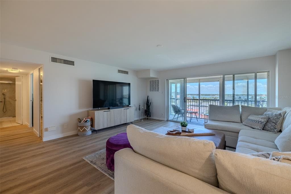10355 PARADISE BOULEVARD 511 photo 17