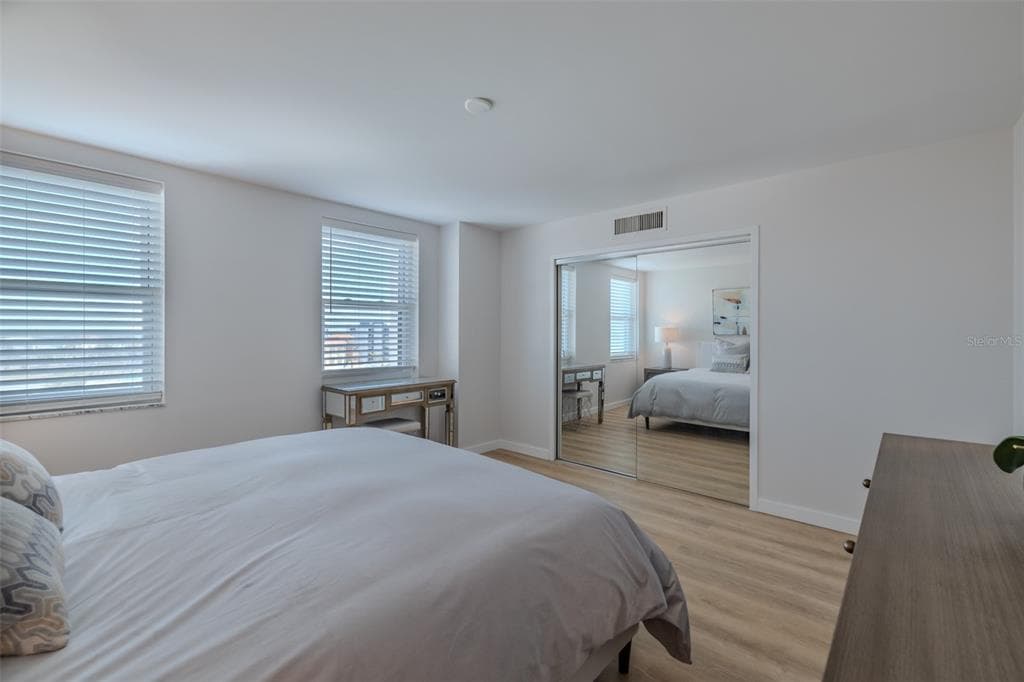 10355 PARADISE BOULEVARD 511 photo 22